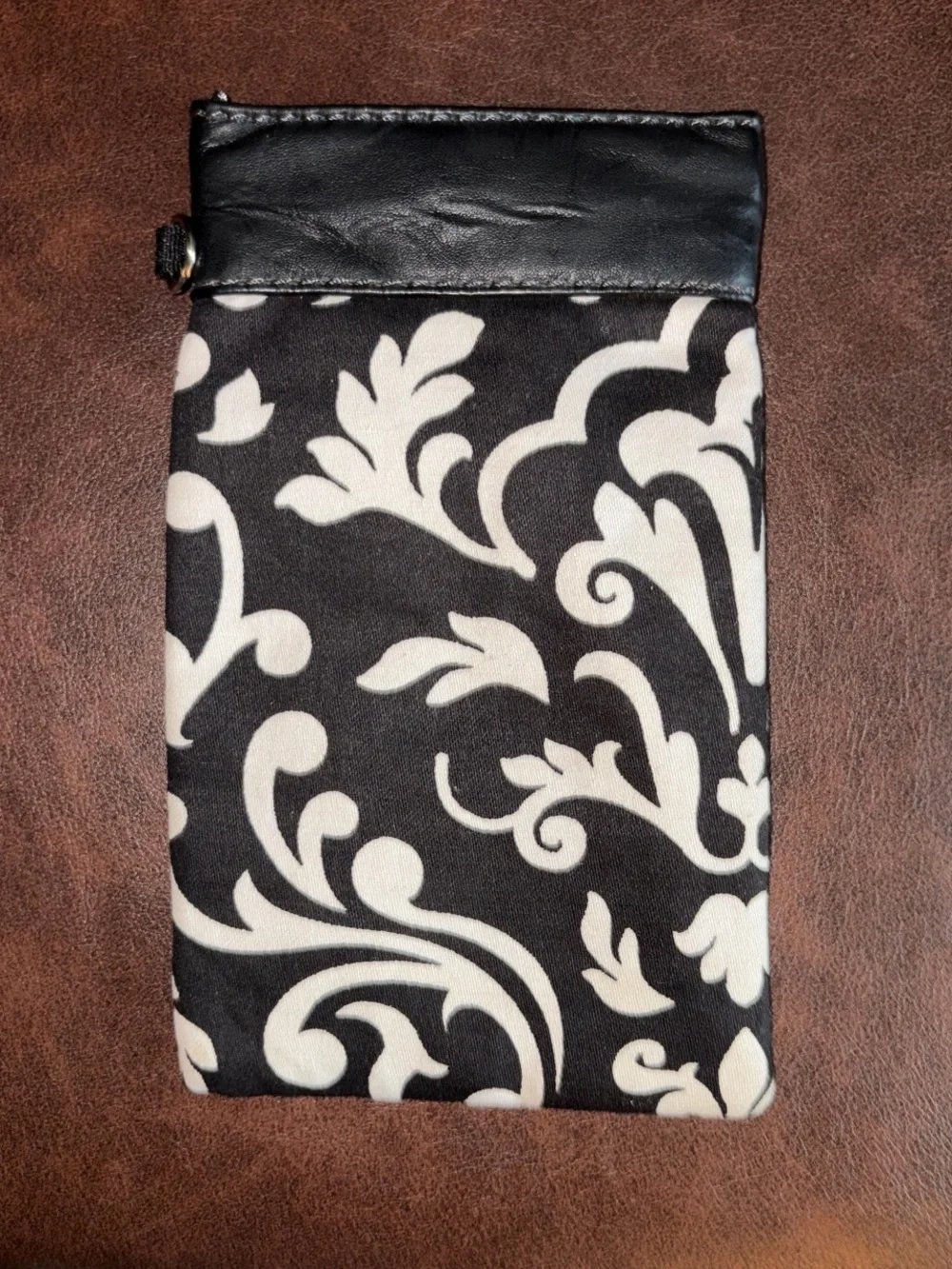 Thirty-One Black & White Damask Crossbody Organizer Purse Retired Print